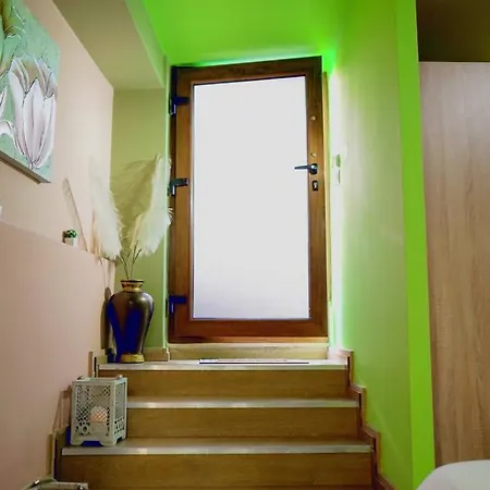 Marisa Center Apartman *